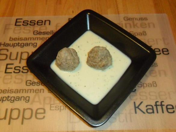 Hildes Hackbällchen mit Meerrettichsoße
