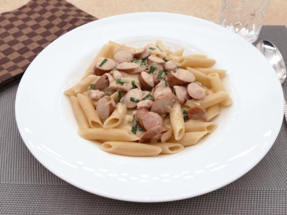 Penne mit Würstchen Senf Gulasch