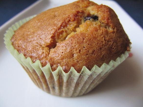 Fluffige Muffins mit Schokostreuseln