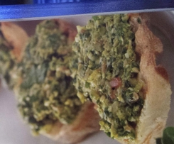 Bruschetta mit Olivencreme