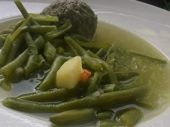 Schnibbel-Bohnen-Suppe für Eilige
