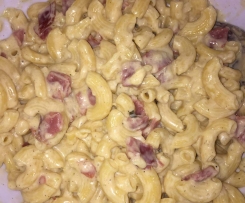 Variation von Käse-Sahne-Nudeln