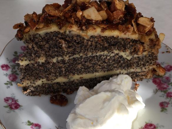 Mohnbuttercremekuchen