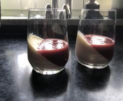 Panna Cotta mit Tonkabohne und Fruchtsauce