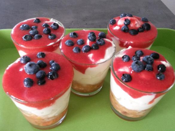 Vitamin-Sünde - Mascarponesdessert mit Früchten