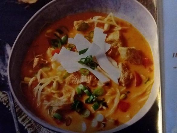 Hähnchen-Kokos-Suppe