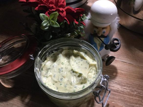 Schnittlauch-Baconsalz Butter