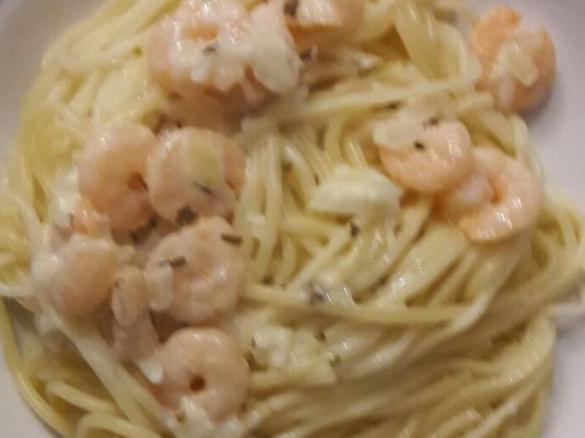 Spagetthi mit Garnelen in Zitronen-Butter-Soße