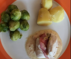 Variation von Rauchiges Hähnchenfilet mit Kartoffeln, Gemüse und Soße :) All in one