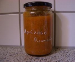 Aprikosenmarmelade mit Maracuja und Rosmarin