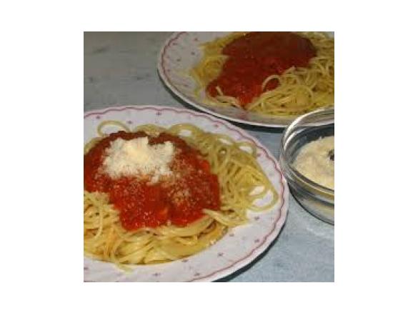 Tomaten Mozzarella Sauce zu Spaghetti