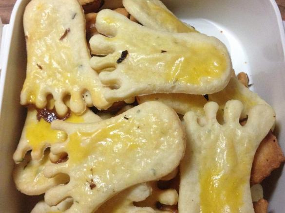 Variation von Party - Käsecracker mit Ziegengauda u. Rosmarin