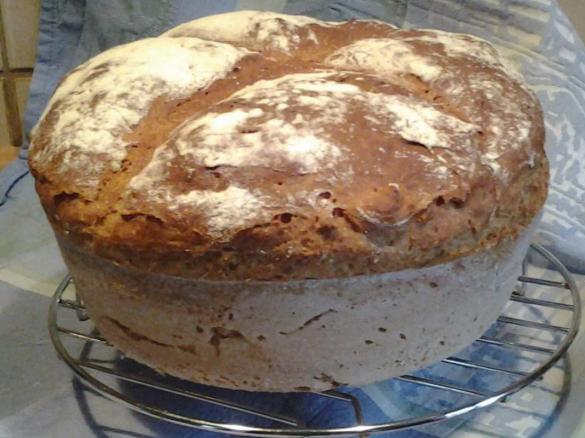 Saftiges Dinkelbrot mit Sauerteig