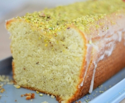 Avocadokuchen mit Pistazienguss