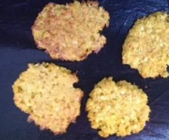 Gemüseburger mit Blumenkohl und Kartoffeln