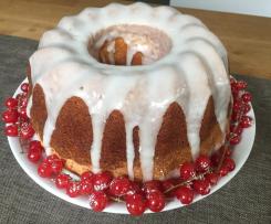 Orangen-Biskuitkuchen mit Holunderguss