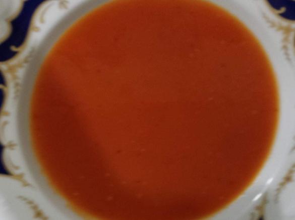 Tomatensuppe mit frischen Tomaten