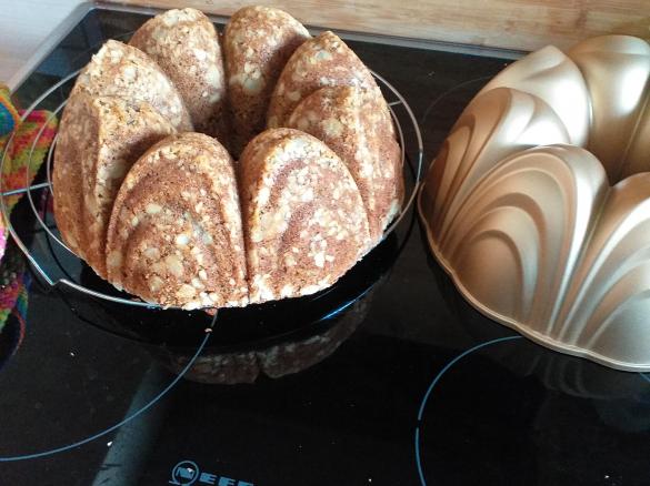 Haselnuss Gugelhupf ohne Mehl