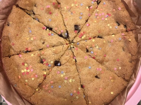 Giant Birthday Cookie - Riesen Cookie mit Schokolade und Streusel