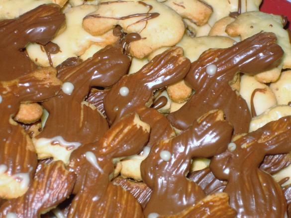 OSTERHASENKEKSE AUS MANDELTEIG