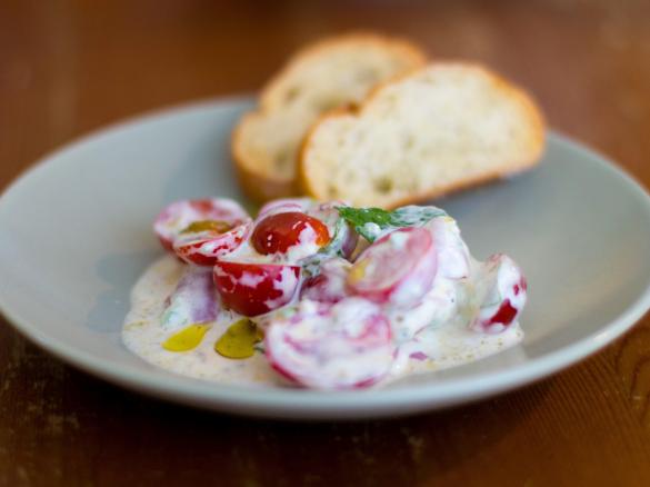 Tomatensalat mit Kardadmom und Limette