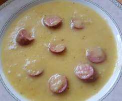 Kartoffel-Käse-Suppe mit Wildwürstchen