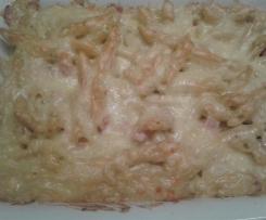 Nudel-Schinken-Auflauf mit Käse überbacken
