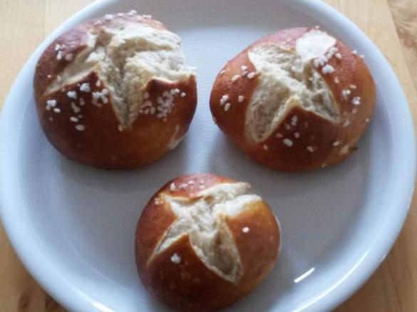 Laugenwecken / Brezel / Brötchen