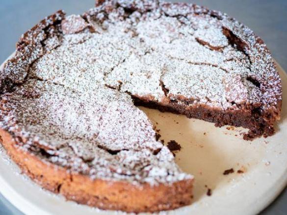 Torta Tenerina - Italienischer Schokoladenkuchen ohne Mehl