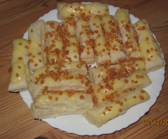 Gefüllte Blätterteig Streifen