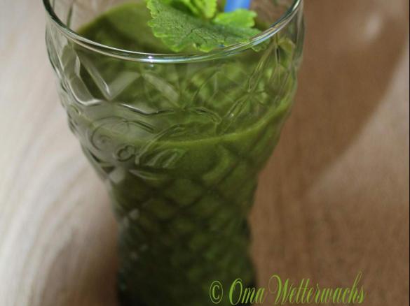 Rhabarber-Kräuter-Smoothie 