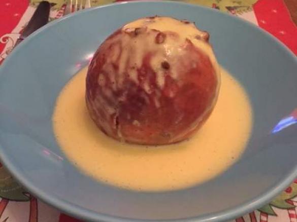 Bratäpfel mit Snikersfüllung und Vanillesauce