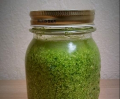 Variation von Rucola-Pesto