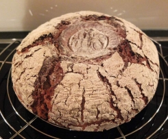 Roggenbrot mit Natursauerteig - 100% Roggen mit toller Kruste