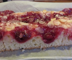 Kirsch-Grütze-Hefekuchen