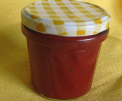 Erdbeermarmelade mit grünem Pfeffer