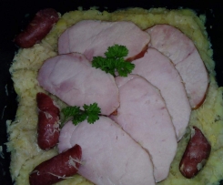 Sauerkrauteintopf mit Kassler und Mettwurst