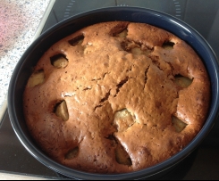 Gedeckter Birnenkuchen