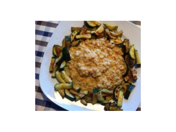Ziegenkäse-Ebly-Risotto mit gebratenen Zucchini