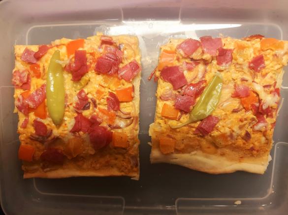 Variation Flammkuchen, knusprig