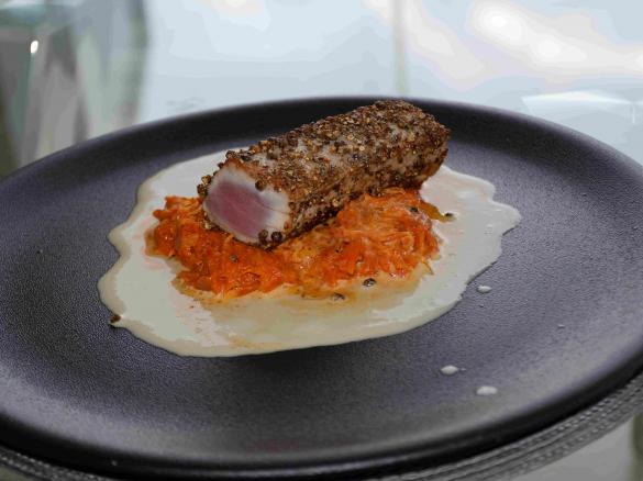 Kabeljau auf Paprika-Kraut mit Rieslingsauce