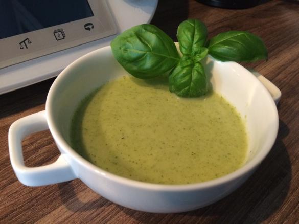 Brokkolicremesuppe - Low carb