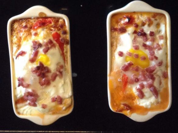 Baked Eggs mit Ziegenfrischkäse