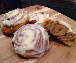 Zimtschnecken 'cinnabon style'