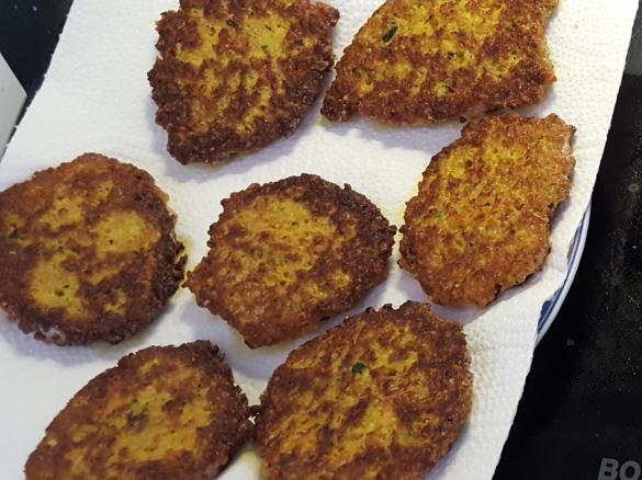 Möhren-Zucchini-Bratlinge