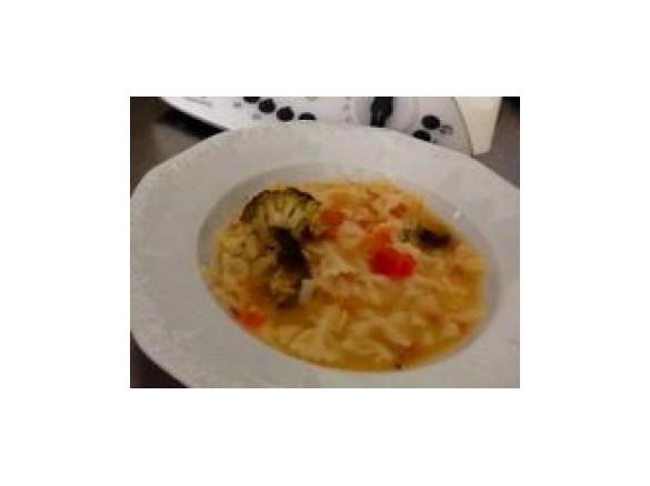 variable Gemüsesuppe mit Nudeln // Suppe / Eintopf / Gemüseeintopf // Grippekiller // vegetarisch + vegan // 13 Minuten - schnelles Mittagessen // Schulkinder TM5