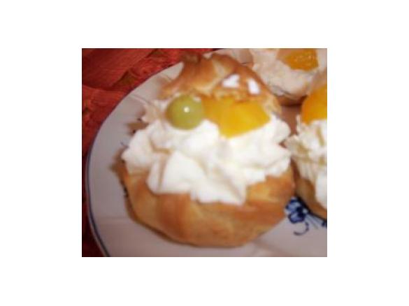 René s.Brandteig-Windbeutel mit Sahne Obst...