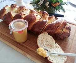 Hefezopf mit Rosinen und (weihnachtlicher) Orangen-Marzipan Marmelade
