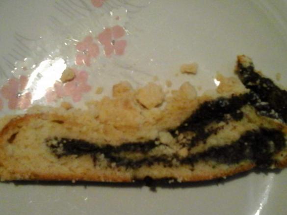 Mohnstrudel mit Streuseln, Hefeteig Mohnkuchen vegan