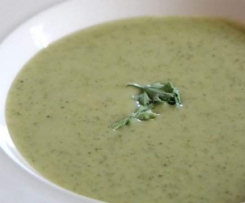 Würzige Brokkoli Cremesuppe